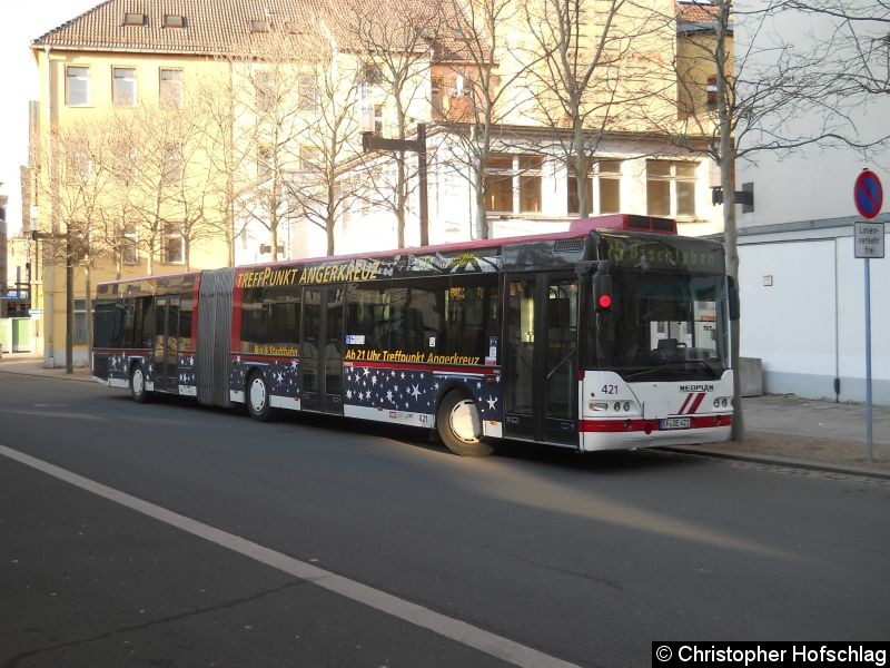 Bild: Bus 421 am Busbahnhof.