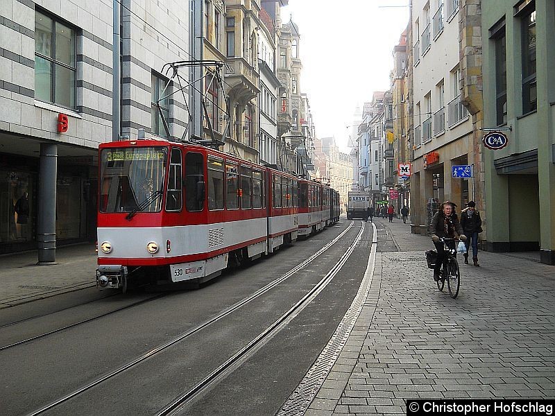 Bild: 530+522+435 auf der Linie 3 in der Schlösserstraße.