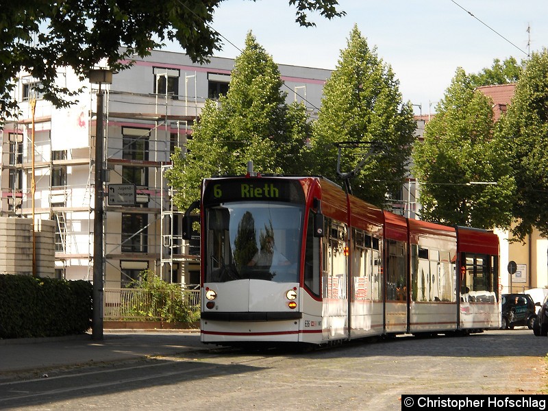 Bild: Bei der Einfahrt in die Haltestelle Steigerstraße.