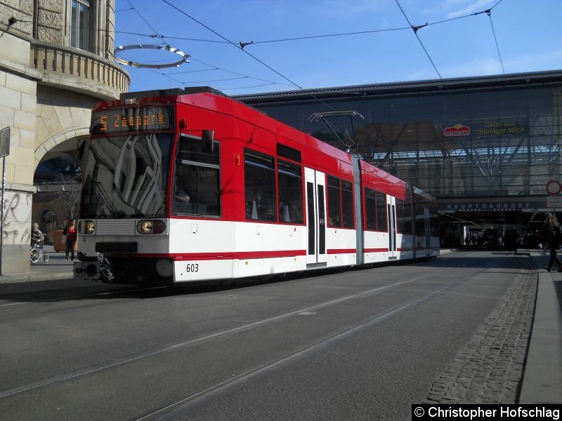 Bild: TW 603 auf der Linie 5 in der Bahnhofstraße.