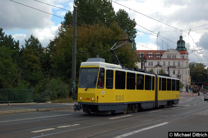 Bild: 6125 als Linie 63 auf der Dammbrücke.