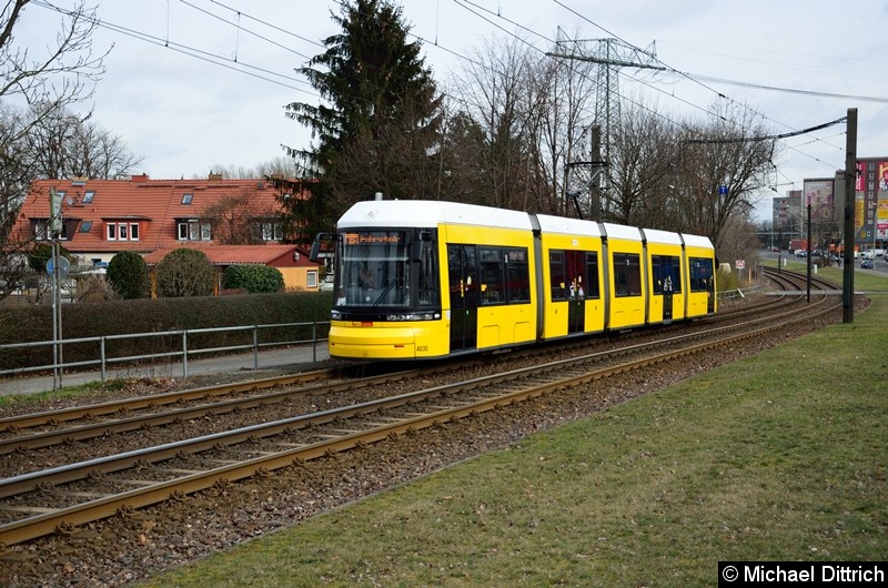 Bild: 4030 als Fahrschule kurz vor der Haltestelle Landsberger Allee/Rhinstr.