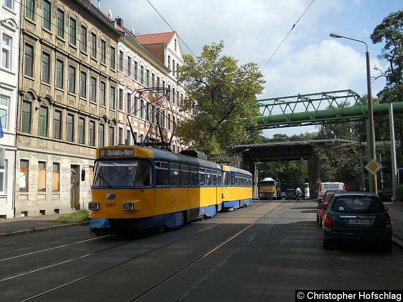 Bild: TW 2107+2053 in der Wurzner Straße.