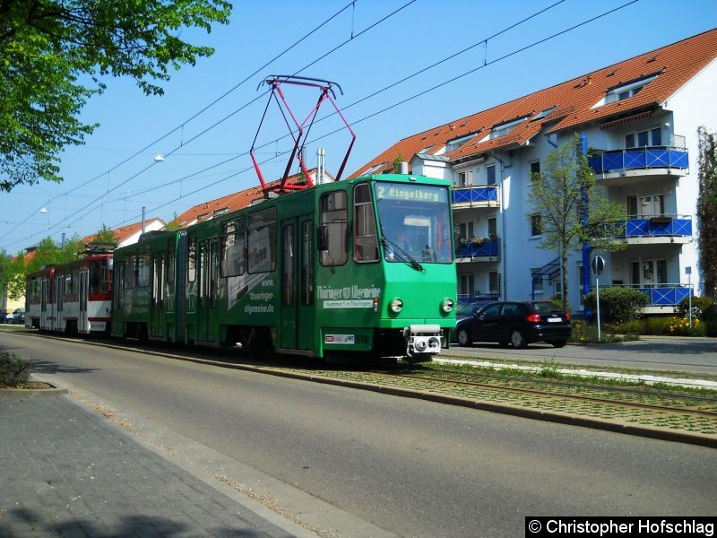 Bild: 518+519 auf der Linie 2 in der Walter-Gropius-Straße.