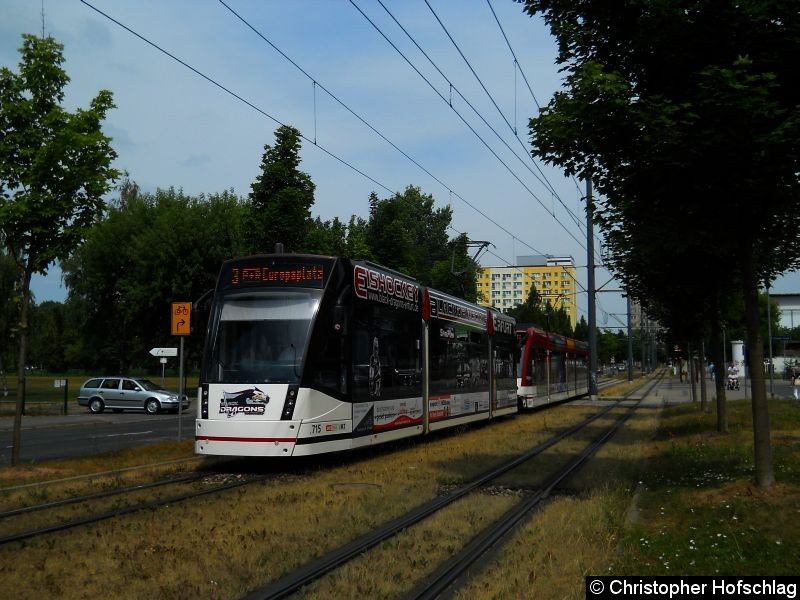 Bild: TW 715+627 in Bereich Vilniuser Straße/Warschauer Straße.