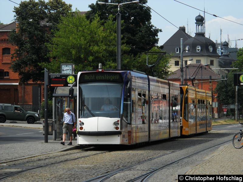 Bild: TW 703+702 am Domplatz .