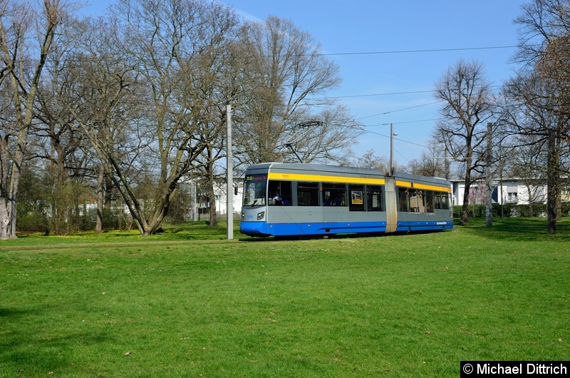Bild: 1326 als Linie 2 in der Wendeschleife Naunhofer Str.