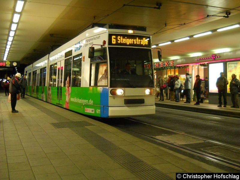 Bild: TW 611 auf der Linie 6 an der Haltestelle Hauptbahnhof.