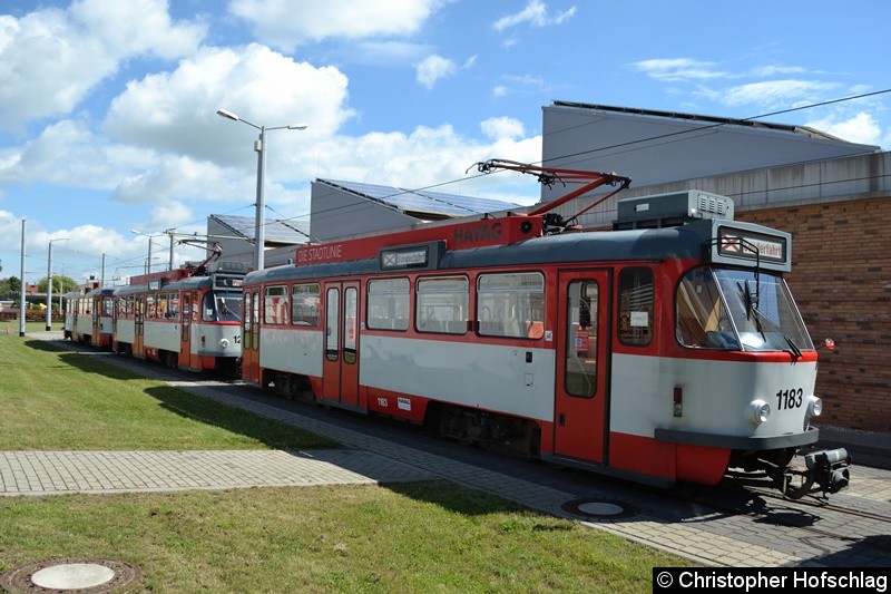 Bild: TW 1183 Abgestellt auf den Freifläche des BHF. Freiimfelder Straße.