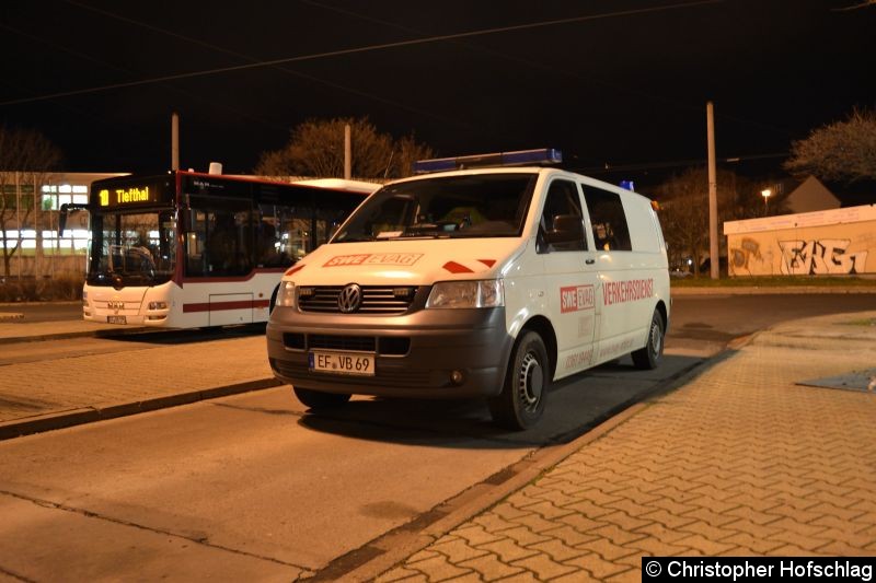 Bild: Bus 175 und Verkehrsdienst EF-VB 69 in der Grubenstr.