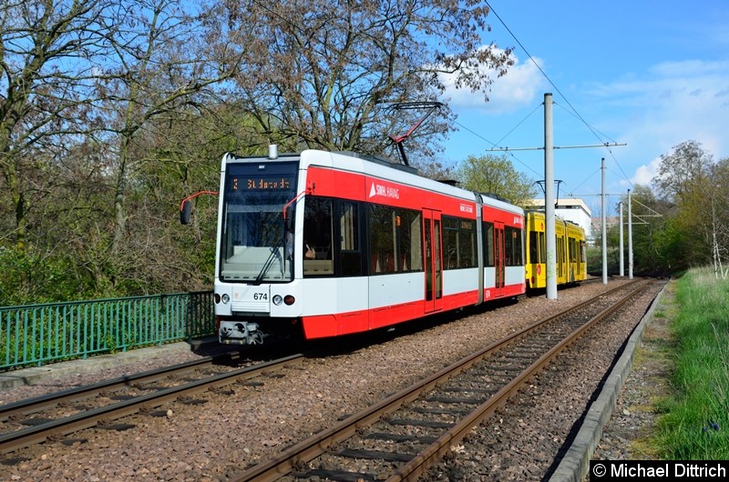 Bild: 674 + 673 als Linie 3 in der Wendeschleife Südstadt.