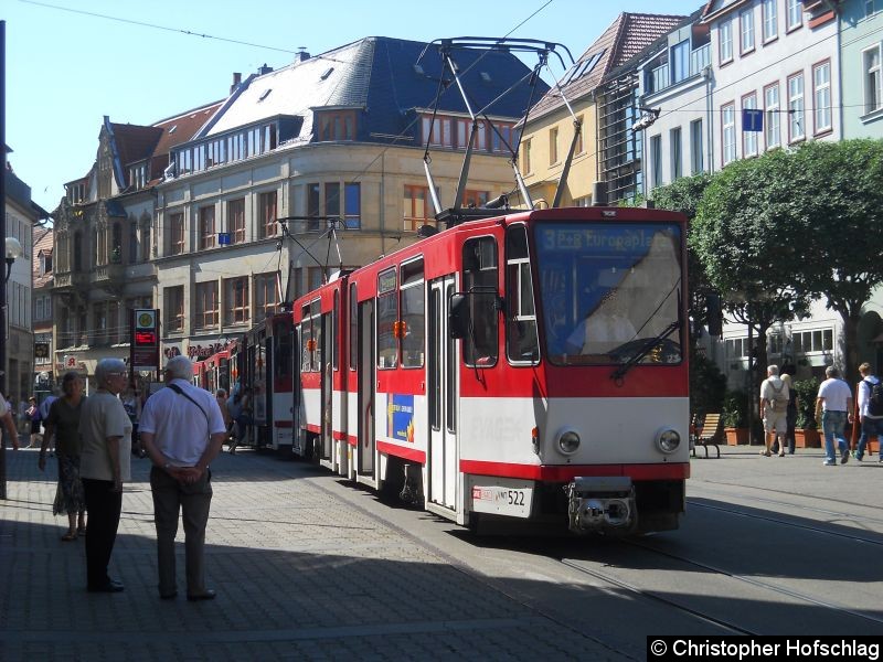 Bild: Eine Dreiertraktion am Fischmarkt/Rathaus auf der Linie 3 in Richtung Europaplatz.