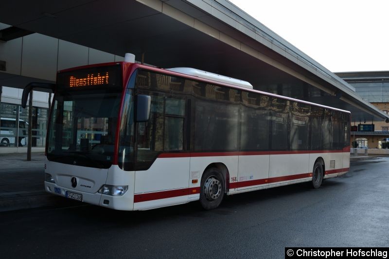 Bild: Wagen 168 als Dienstfahrt am Busbahnhof.