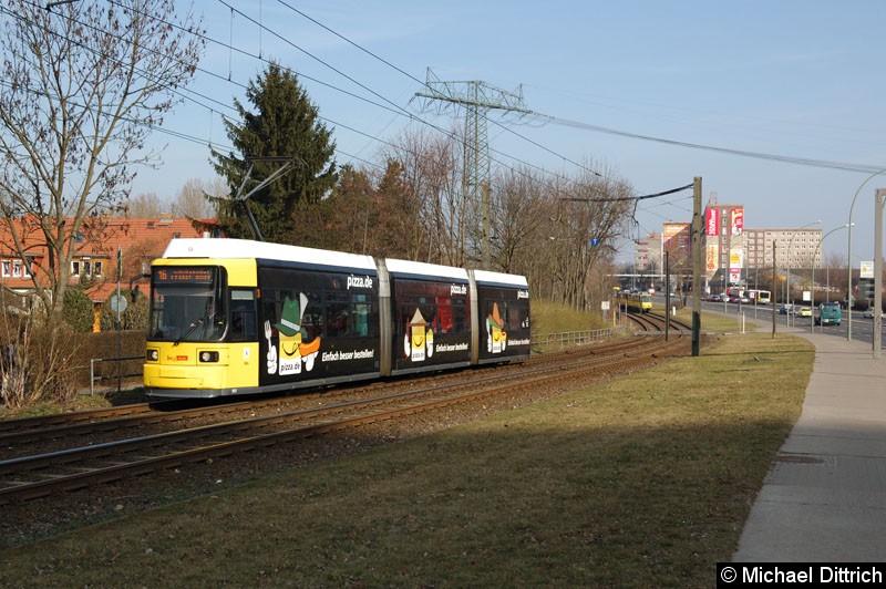 Bild: 1522 als Linie 16 kurz vor der Haltestelle Landsberger Allee/Rhinstr.