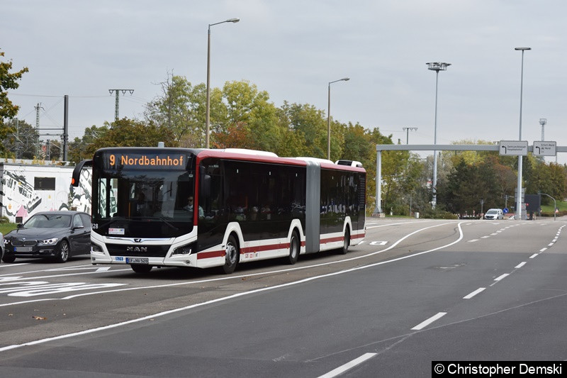 Bild: Wagen 528 als Linie 9 auf der Schillerstraße in Richtung Nordbahnhof.