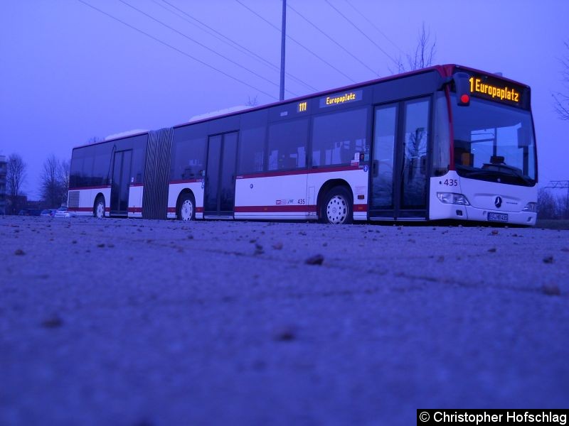 Bild: Bus 435 am Europaplatz auf der Linie 111.