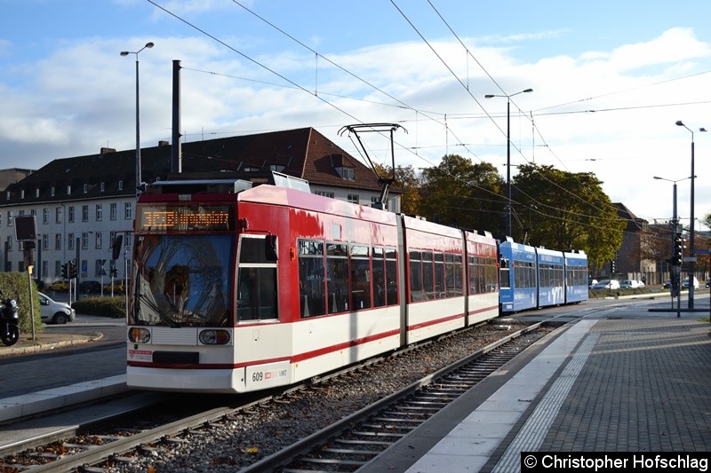 Bild: TW 609+610 als Linie 3 bei der Einfahrt in die Haltestelle Am Schwemmbach.