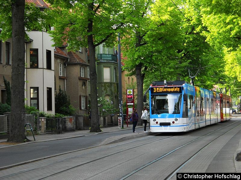 Bild: TW 625+701 an der Haltestelle Robert-Koch-Straße.