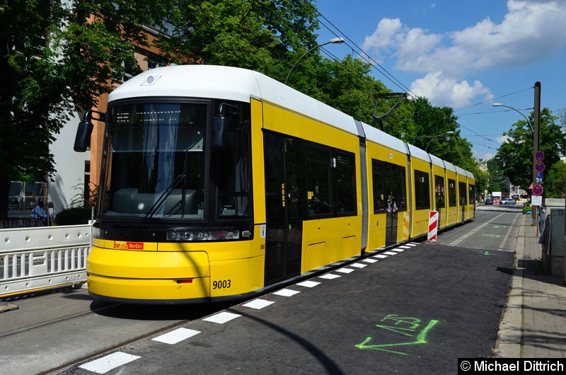 Bild: 9003 als Linie M5 an der Haltestelle Oberseestr.