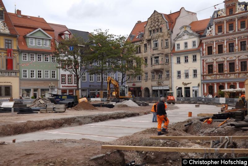 Bild: Noch ist der Bereich eine Großbaustelle. Aber ab Oktober 2013 soll der Stadtbahnverkehr wieder laufen. Hier werden die neuen Haltestellen enstehen.