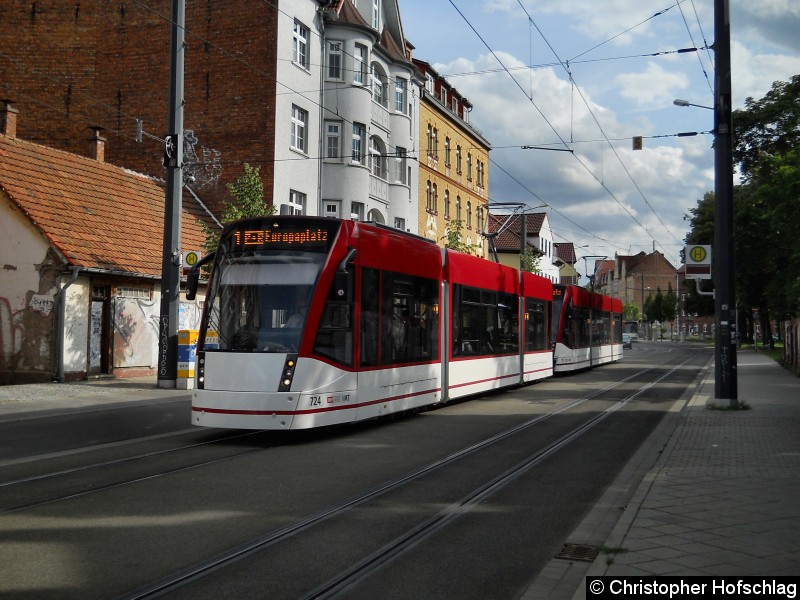 Bild: TW 724+715 als Linie 1 in der Magdeburger Allee kurz vor der Haltestelle Salinenstraße.