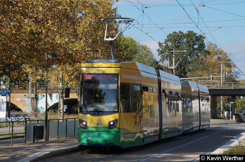 Bild: TW 1343+1329 als Linie 16 nach Lößnig über Connewitz, Kreuz an der Haltestelle  Dachauer Str.