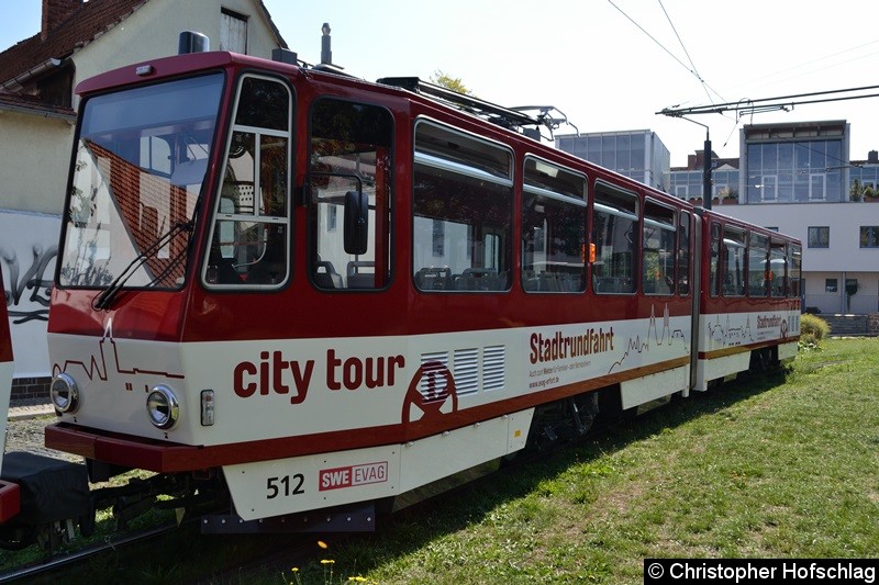 Bild: TW 512 als zweiter Wagen der Stadtrundfahrt in der Domplatz,Schleife.