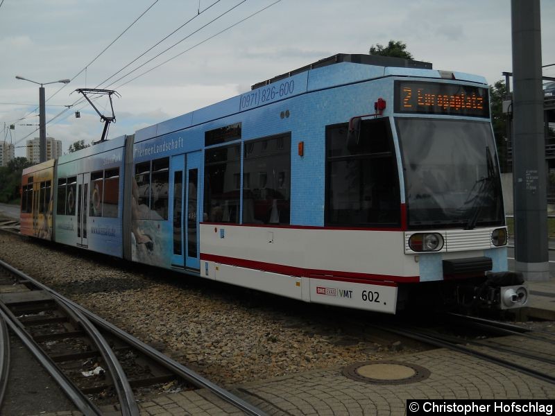 Bild: TW 602 an der Haltestelle Klinikum.