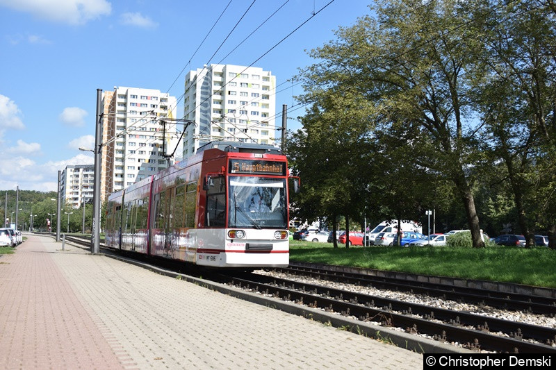 Bild: TW 606 als Linie 5 in Richtung Hauptbahnhof am Roten Berg.