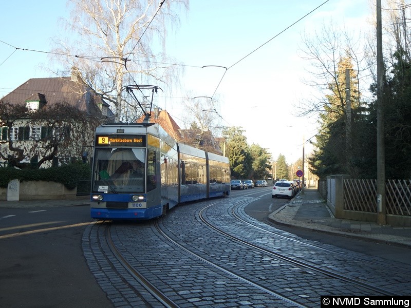 Bild: TW 1108 kurz vor Haltestelle Parkstraße