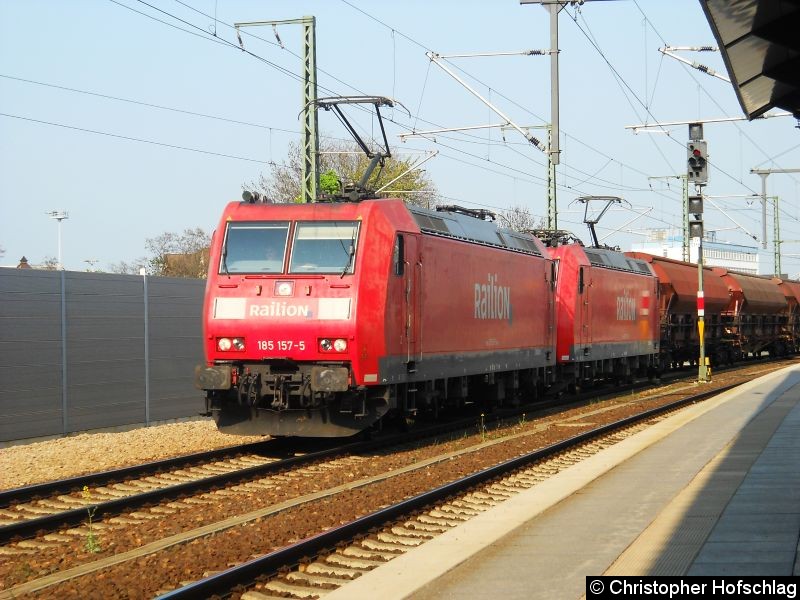 Bild: Bei der Durchfahrt in Erfurt Hauptbahnhof.