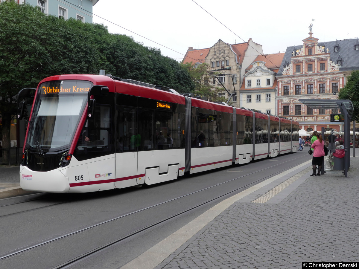 Bild: TW 805 als Linie 3 an der Haltestelle Fischmarkt.