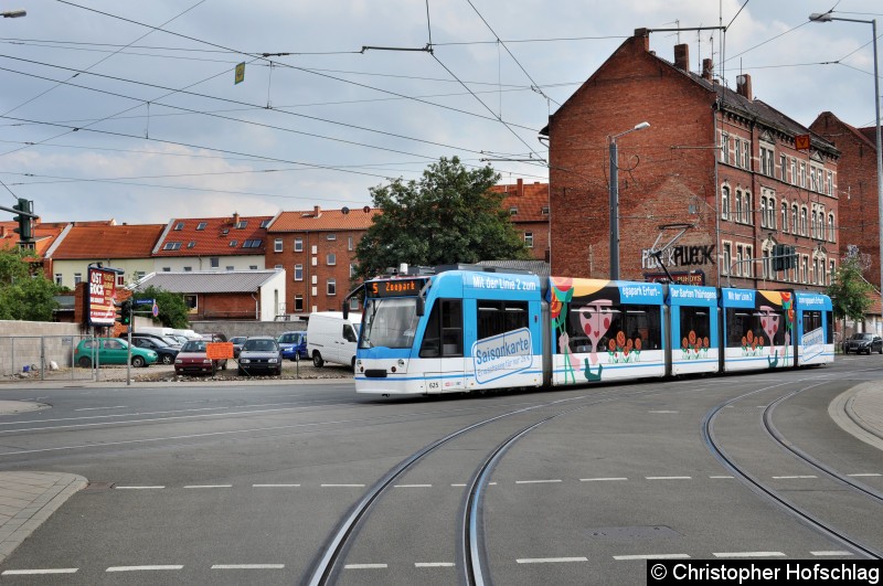 Bild: TW 625 in der Salinenstraße auf der Stadtbahnlinie 5.