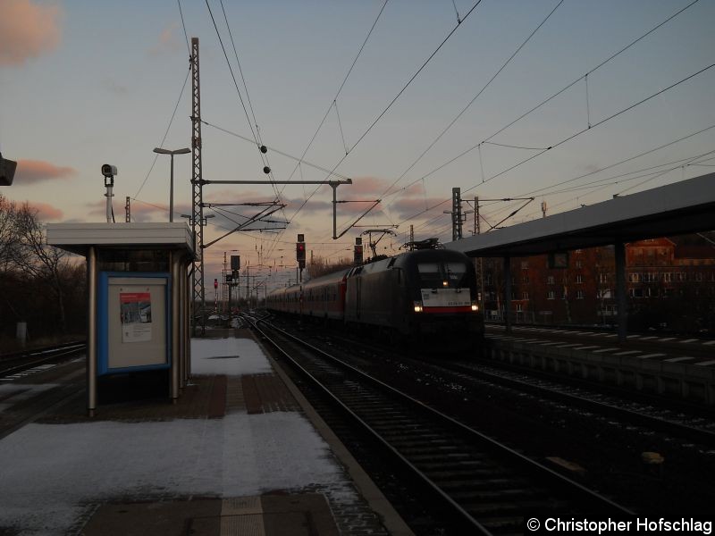 Bild: ES 64 U2-005 bei der Einfahrt in Gotha Hauptbahnhof.