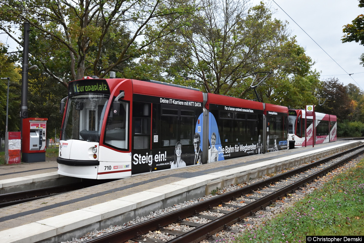 Bild: TW 710+712 als Linie 1 an der Thüringenhalle.