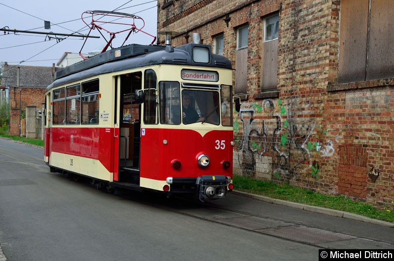 Bild: Wagen 35 rangiert in der Bachgasse, nachdem er von einer Sonderfahrt zurück kehrte.