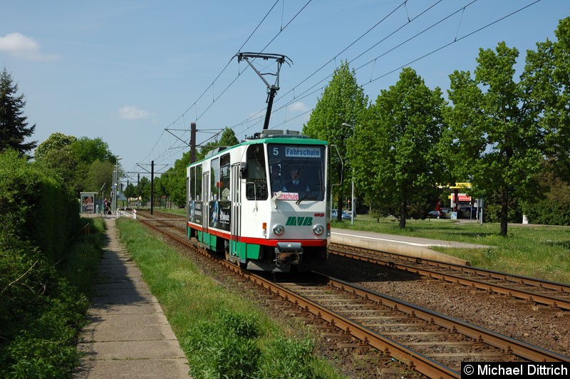 Wagen 1280 als Fahrschule anlässlich 30 Jahre Strecke nach Olvenstedt: Hier kurz hinter der Haltestelle Albert-Vater-Str. Bild: Wagen 1280 als Fahrschule anlässlich 30 Jahre Strecke nach Olvenstedt: Hier kurz hinter der Haltestelle Albert-Vater-Str.