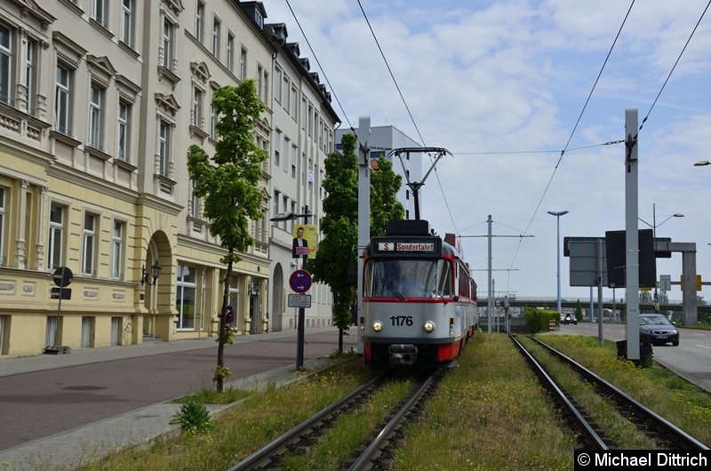 Bild: Sonderfahrt mit 1176 + 204: In der Franckestraße zwischen den Haltestellen Riebeckplatz und Franckeplatz.