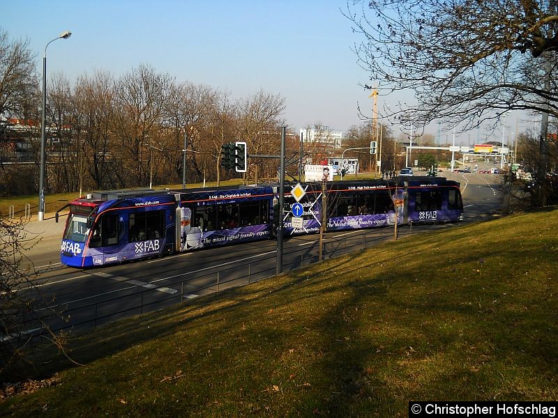 Bild: TW 626 auf der Linie 4 am Stadtpark/B4.