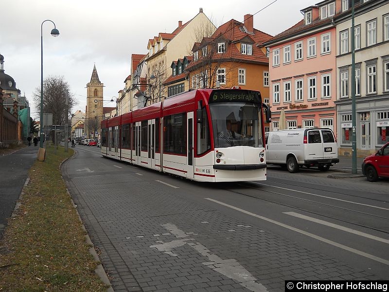 Bild: TW 636 auf der Linie 6 am Domplatz.