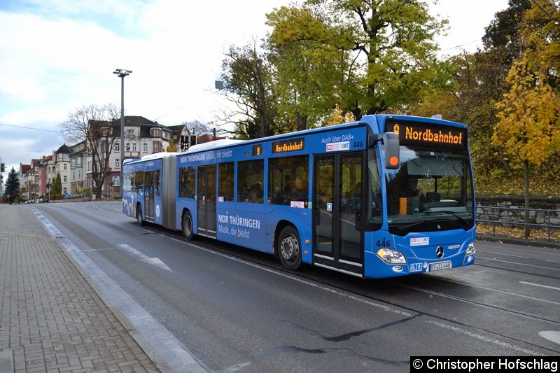 Bild: Wagen 446 als Linie 9 kurz vor der Haltestelle Hauptbahnhof.