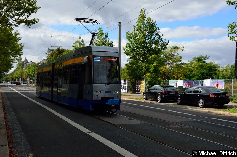 Bild: Der Prototyp der Leoliner 1301 als Linie 14 in der Karl-Heine-Str. kurz vor dem gleichnamigen Kanal.