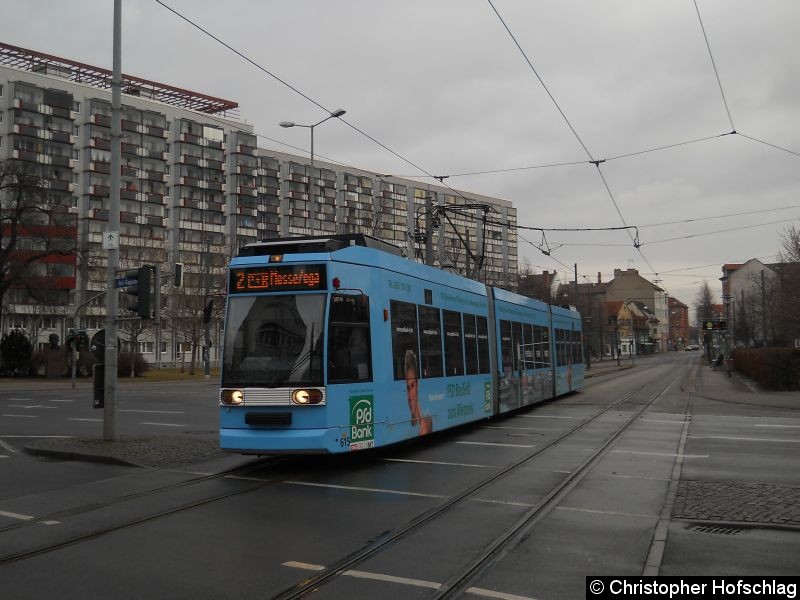 Bild: TW 615 auf der Linie 2 auf der Kreuzung Juri-Gagarin-Ring auf dem Weg zum Anger.
