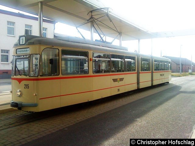 Bild: HTW 215 am Hauptbahnhof.