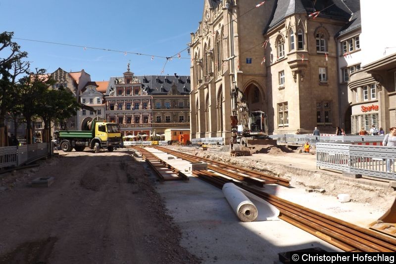 Bild: Auf dem Fischmarkt sind schon die Gleise teilweise verlegt worden.