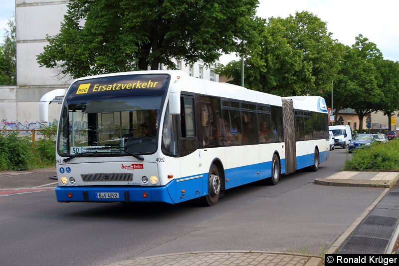 Bild: 4092 als Schienenersatzverkehr für die Straßenbahnlinie 50.