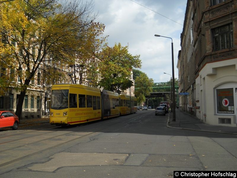 Bild: TW 1320+1318 in der Wurzner Straße.