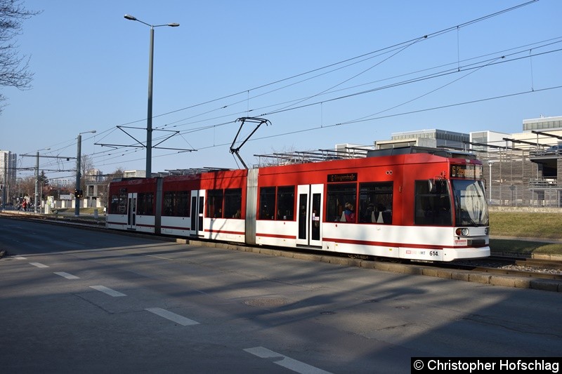 Bild: TW 614 als Linie 6 zwischen den Haltestellen Klinikum und Universität