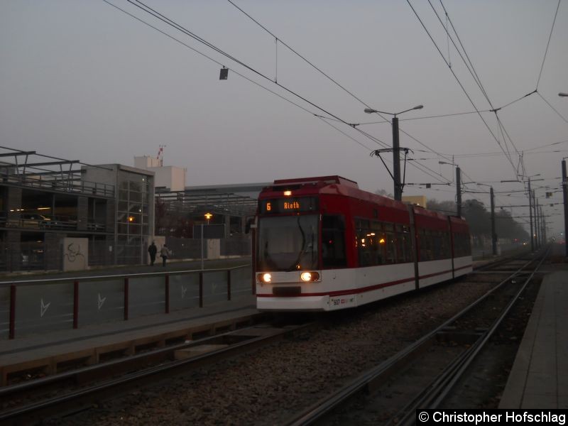 Bild: TW 607 auf der Linie 6 an der Haltstelle Klinkum in Richtung Rieth.