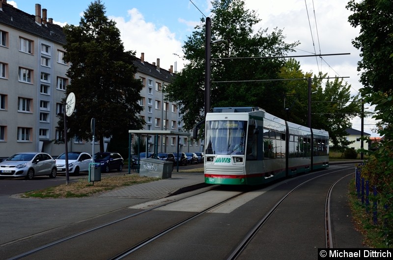 Bild: 1325 als Linie 6 an der Endstelle Cracau.